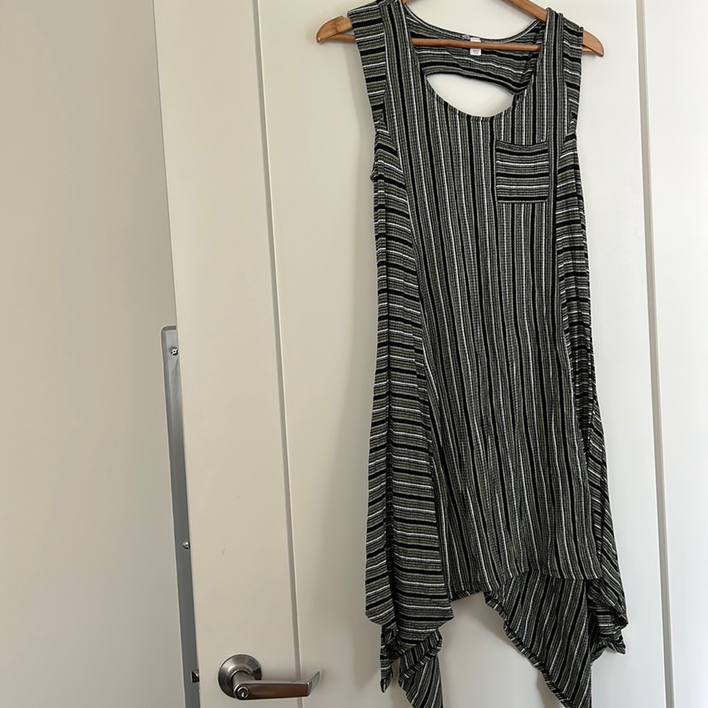 Francesca’s midi dress | size M | GUC